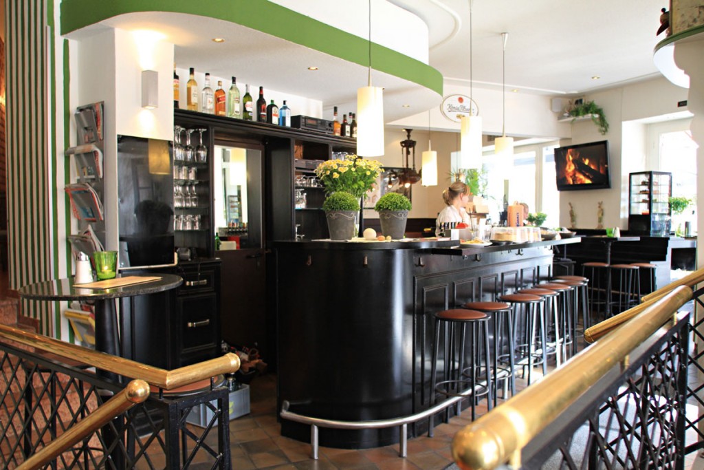 LaSall Weinbar & Restaurant