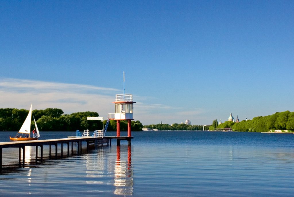 Hannover Living: Steg am Maschsee
