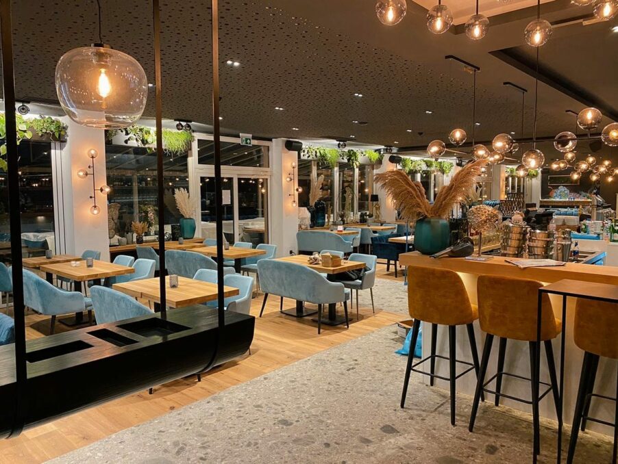 Frida am See von innen