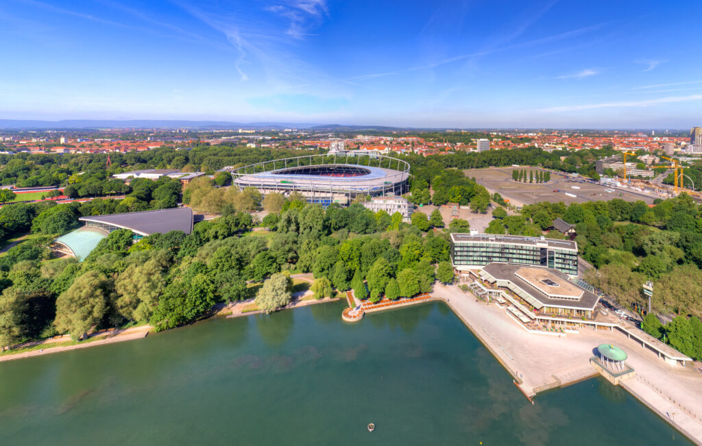 Hannover Living: Heinz von Heiden Arena, Nordufer