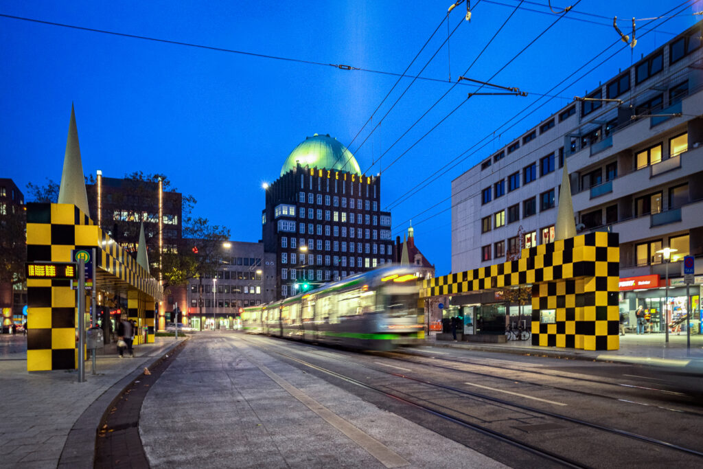 Hannover Living: Busstops Steintor