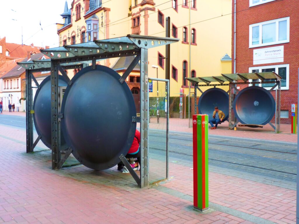 Автобусна зупинка Nieschlagstraße: Склепіння, що шепоче