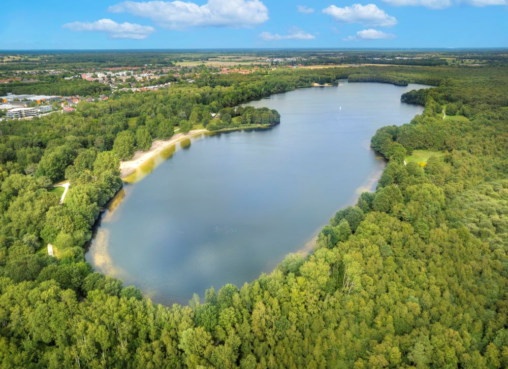 阿尔特瓦姆布钦湖