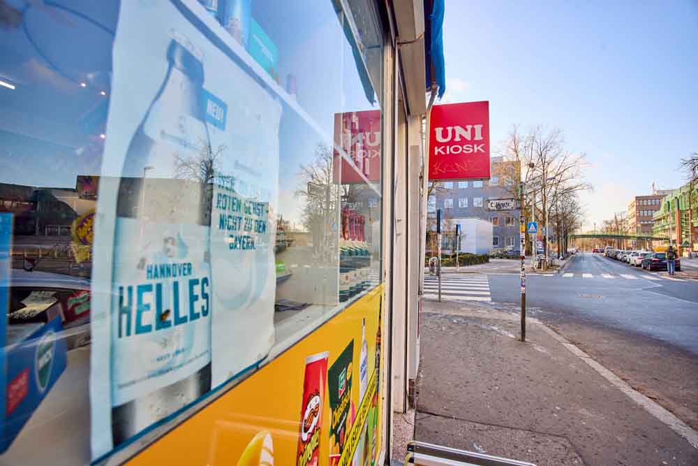 Uni Kiosk in der Callinstraße von außen