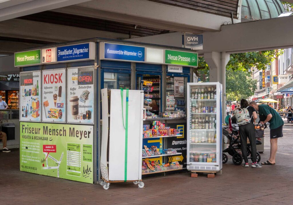 Büdchen an der U-Bahnhaltestelle Lister Platz