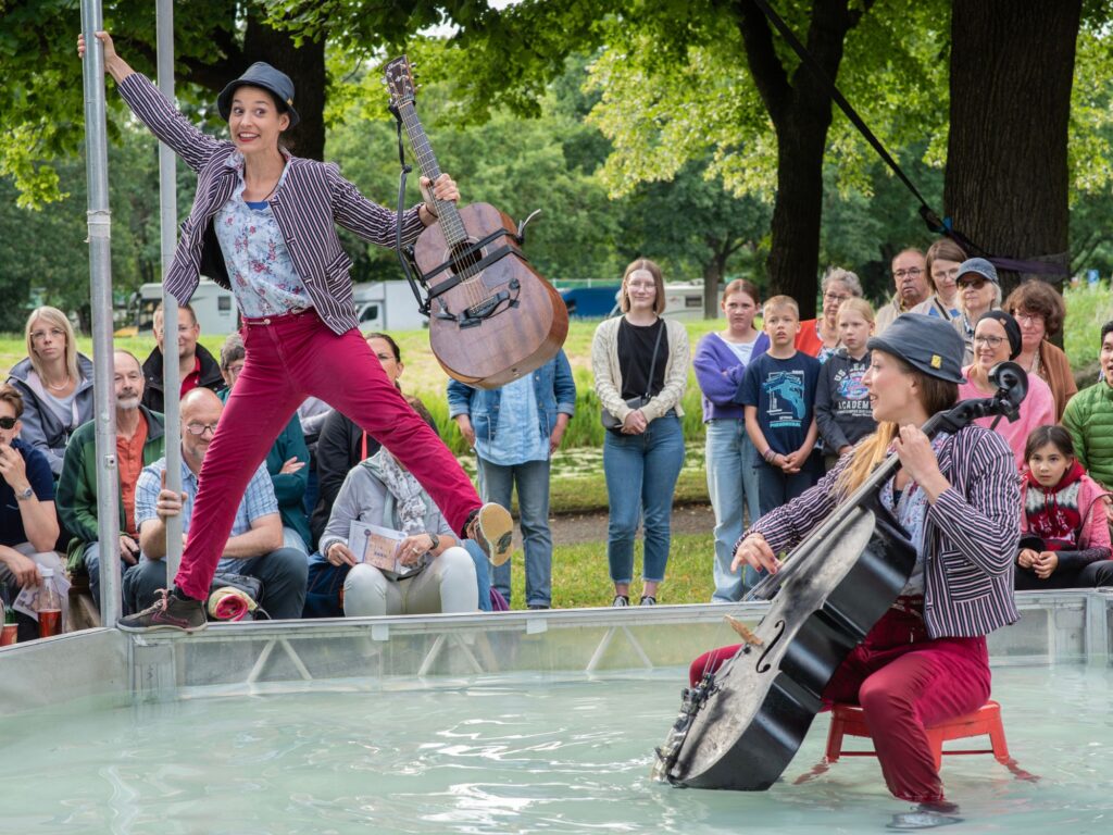 Hannover Living: Kleines Fest im großen Garten Künstler mit Cello und Gitarre